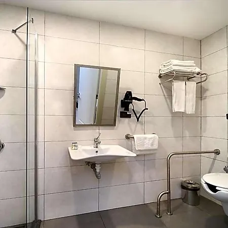 Ess Hotell