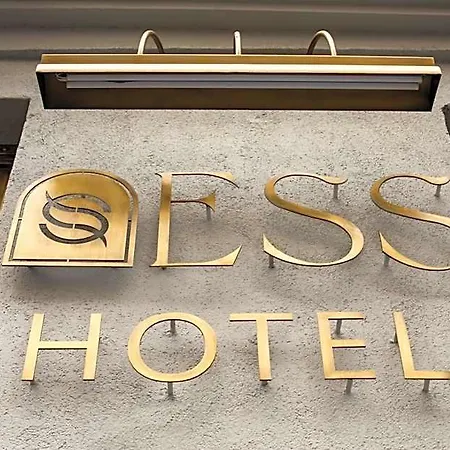 Ess Hotell